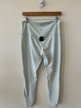 Load image into Gallery viewer, Lulu Lemon Athletic Pants Size 11/12 (31)
