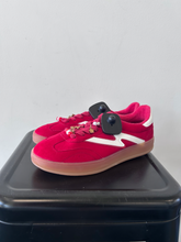 Load image into Gallery viewer, Madden Girl Casual Shoes Womens 8
