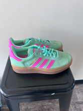 Load image into Gallery viewer, Adidas Womens Athletic Shoes Womens 7
