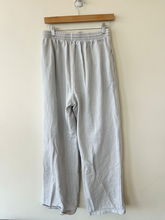 Load image into Gallery viewer, Skims Athletic Pants Size Medium
