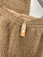 Load image into Gallery viewer, Skims Pants Size Medium

