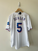 Load image into Gallery viewer, Nike Athletic Top Size Large
