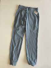 Load image into Gallery viewer, Lulu Lemon Athletic Pants Size Medium
