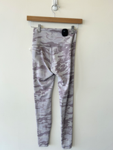 Load image into Gallery viewer, Lulu Lemon Athletic Pants Size 3/4 (27)
