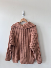 Load image into Gallery viewer, Aerie Sweater Size Medium
