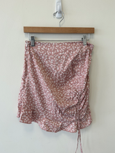 Load image into Gallery viewer, Short Skirt Size Medium
