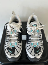 Load image into Gallery viewer, Nike Womens Athletic Shoes Womens 6.5
