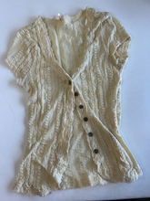 Load image into Gallery viewer, Short Sleeve Top Size Small
