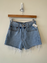 Load image into Gallery viewer, Levi Shorts Size 11/12
