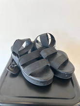 Load image into Gallery viewer, Princess Polly Casual Shoes Womens 7
