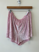 Load image into Gallery viewer, Colsie Shorts Size Extra Large
