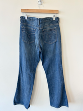 Load image into Gallery viewer, Calvin Klein Denim Size 11/12 (31)
