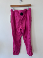 Load image into Gallery viewer, Lululemon Athletic Pants Size Medium
