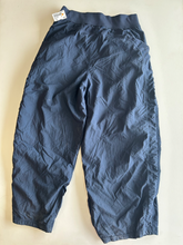 Load image into Gallery viewer, Lulu Lemon Athletic Pants Size Medium
