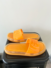 Load image into Gallery viewer, Tory Burch Sandals Womens 9
