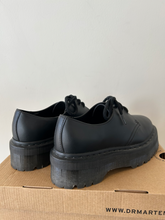 Load image into Gallery viewer, Dr Martens Casual Shoes Womens 7
