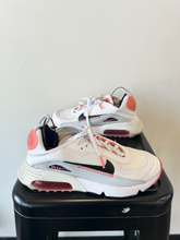Load image into Gallery viewer, Nike Womens Athletic Shoes Womens 6.5
