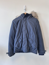 Load image into Gallery viewer, Tna Heavy Outerwear Size Medium
