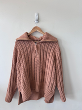 Load image into Gallery viewer, Aerie Sweater Size Medium
