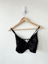 Load image into Gallery viewer, Divided Tank Top Size Small
