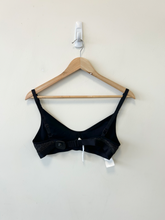 Load image into Gallery viewer, Lulu Lemon Sports Bra Size Medium
