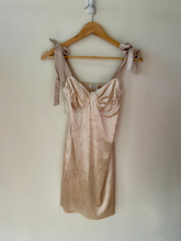 Load image into Gallery viewer, Garage Dress Size Small
