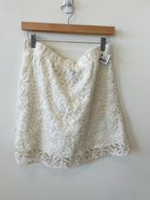 Load image into Gallery viewer, Ab Studio Short Skirt Size Medium
