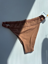 Load image into Gallery viewer, Womens Swimwear Size Medium
