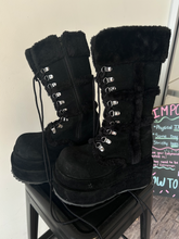 Load image into Gallery viewer, Demonia Boots Womens 8

