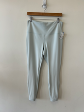 Load image into Gallery viewer, Lulu Lemon Athletic Pants Size 11/12 (31)
