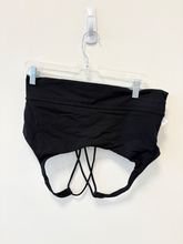Load image into Gallery viewer, Lulu Lemon Sports Bra Size Large
