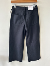 Load image into Gallery viewer, Lululemon Athletic Pants Size 0 (24)
