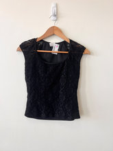 Load image into Gallery viewer, Short Sleeve Top Size Medium
