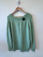 Load image into Gallery viewer, Aerie Sweater Size Small
