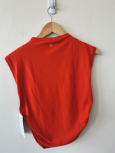 Load image into Gallery viewer, Athleta Athletic Top Size Medium
