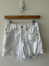 Load image into Gallery viewer, Zara Shorts Size 3/4
