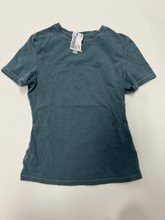 Load image into Gallery viewer, Skims Long Sleeve T-Shirt Size Large
