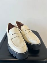 Load image into Gallery viewer, Franco Sarto Casual Shoes Womens 7.5
