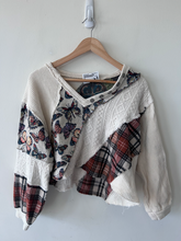 Load image into Gallery viewer, Pol Sweatshirt Size Small
