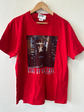 Load image into Gallery viewer, Supreme T-shirt Size Medium
