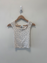 Load image into Gallery viewer, Hollister T-Shirt Extra Extra Small
