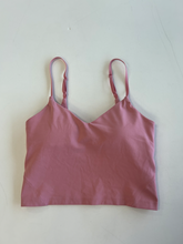 Load image into Gallery viewer, Lulu Lemon Athletic Top Size Medium
