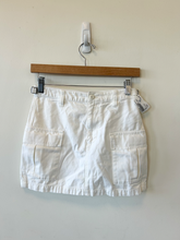 Load image into Gallery viewer, Tna Short Skirt Size Small
