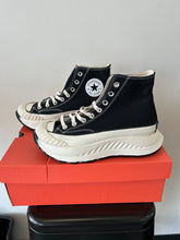 Load image into Gallery viewer, Converse Casual Shoes Womens 8.5
