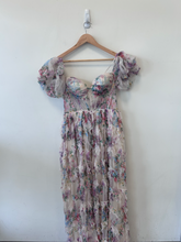 Load image into Gallery viewer, Maxi Dress Size Medium
