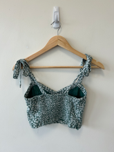 Load image into Gallery viewer, Abercrombie &amp; Fitch Tank Top Size Extra Small
