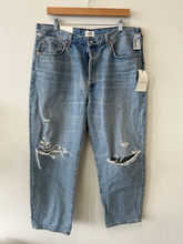 Load image into Gallery viewer, Citizens Of Humanity Denim Size 15/16 (34)
