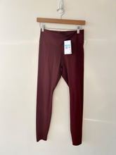 Load image into Gallery viewer, Nike Athletic Pants Size Medium

