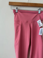 Load image into Gallery viewer, Old Navy Active Athletic Pants Size Small
