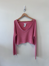 Load image into Gallery viewer, Aeropostale Sweater Size Medium
